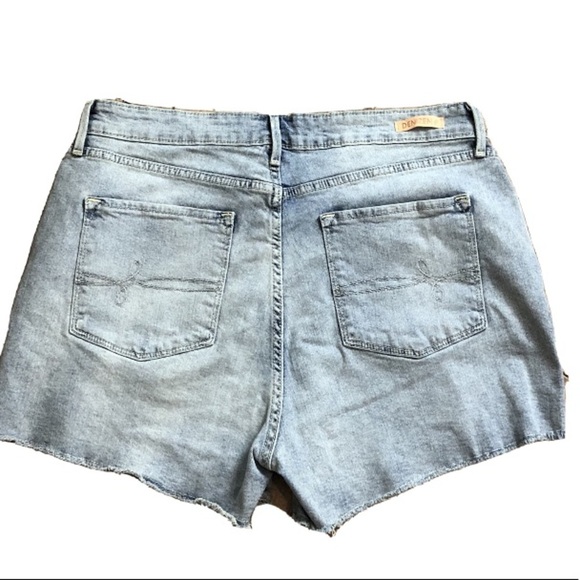 Levi’s Denizen High Rise Shorts - Picture 3 of 8
